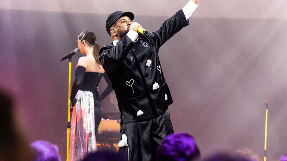 Загалом на підтримку альбому "Вічно танцююча людина" в артиста заплановано чотири концерти