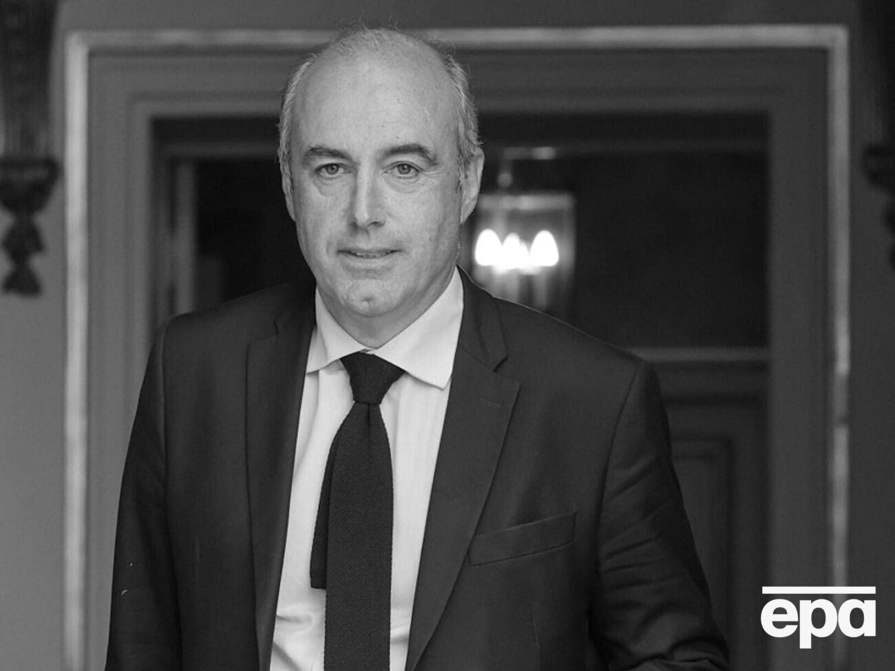 Марле нашли повешенным в своем доме