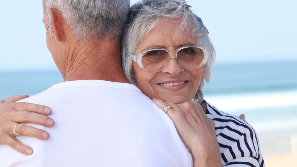 Хокинг посоветовала женщине дать своим детям время, чтобы они привыкли к ее новому статусу