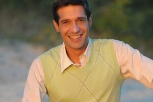 Нелипа родился в 1976 году в Киеве