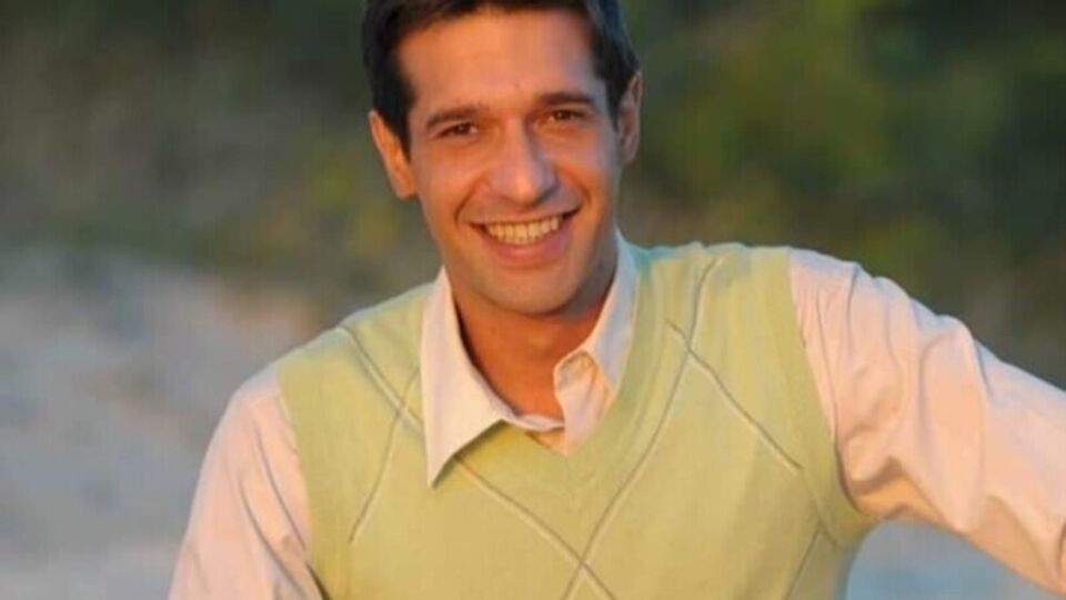 Неліпа народився 1976 року в Києві