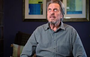 Границы, которые существовали ранее, по мнению Эррола Маска, "ни к чему"