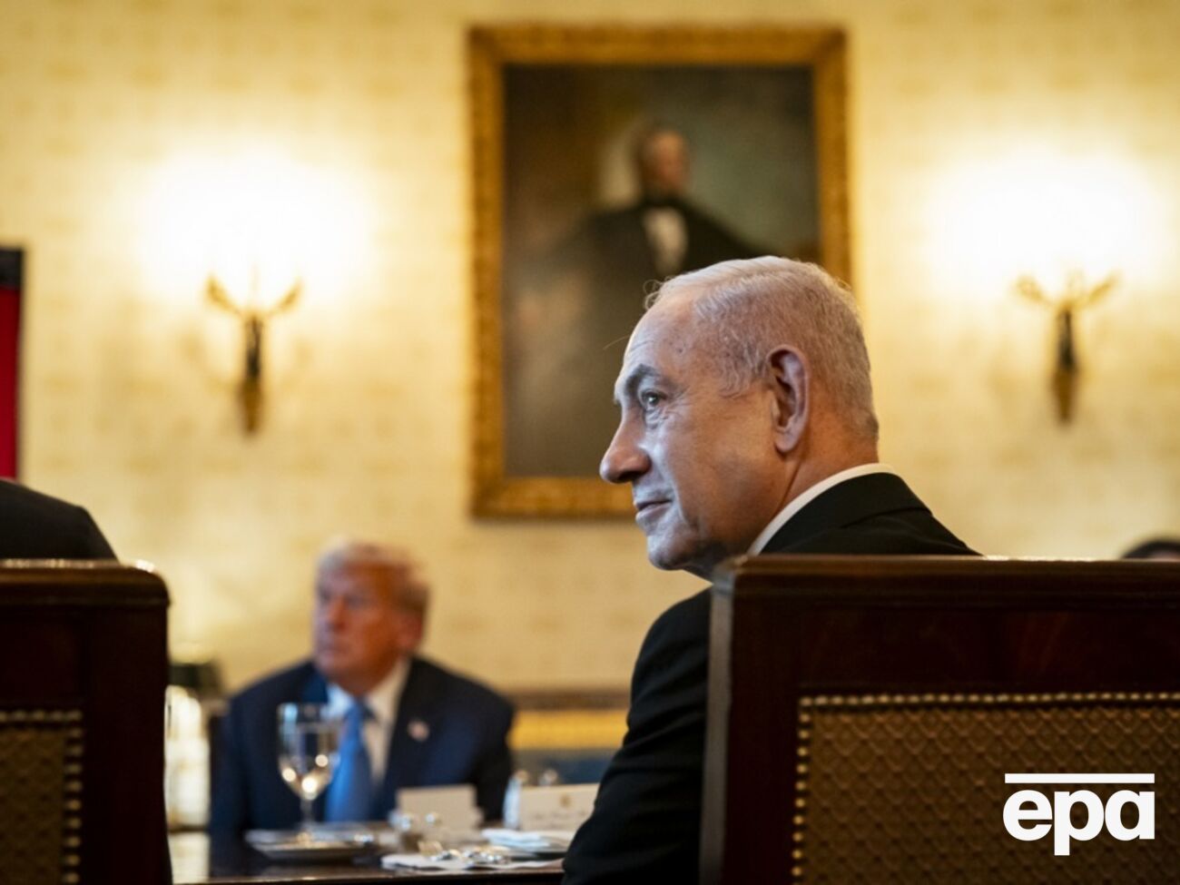 Письмо о Нобелевской премии Нетаньяху показал Трампу во время ужина в Белом доме