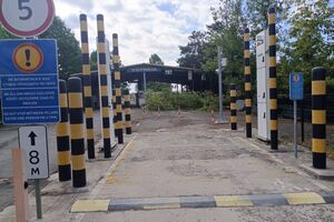 Поваленные деревья в пункте пропуска "Дзвінкове – Лонья", что на границе с Венгрией