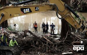 Службы быстрого реагирования проводят поисково-спасательные операции возле реки Гваделупе