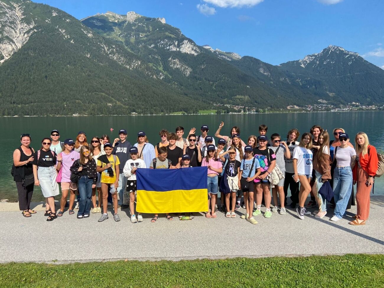 Азовец поблагодарил всех, кто помогает бригаде организовывать отдых детям