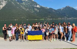 Азовец поблагодарил всех, кто помогает бригаде организовывать отдых детям