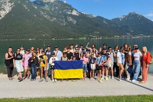 Азовец поблагодарил всех, кто помогает бригаде организовывать отдых детям