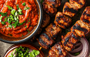 Для соуса понадобится одна луковица