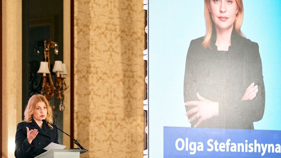 Минюст назвал видео с фотографиями министра шутливым и опубликовал другое