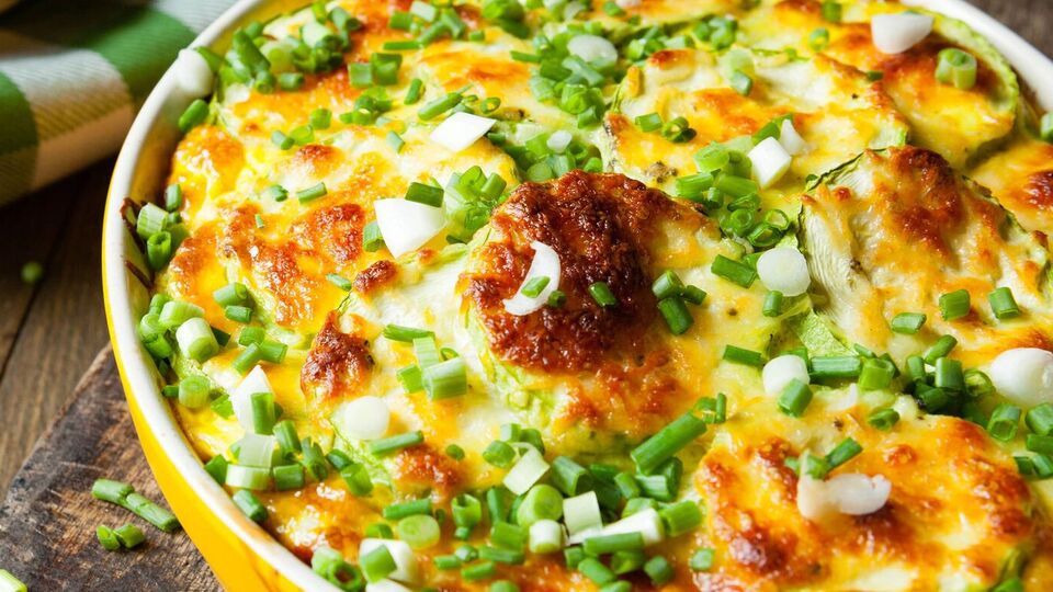 Для запеканки понадобится 600 г куриного филе