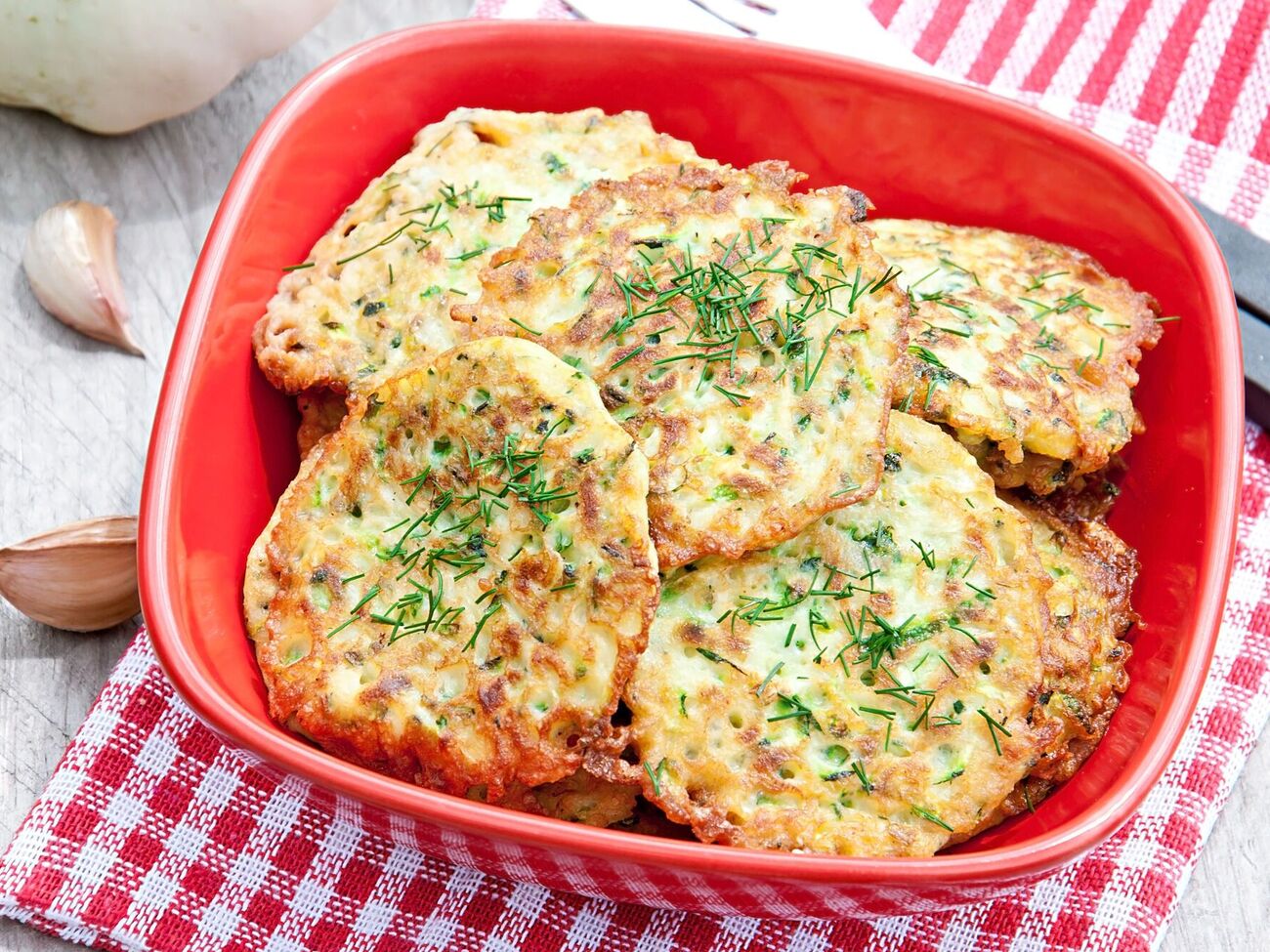 Для блюда понадобится три яйца