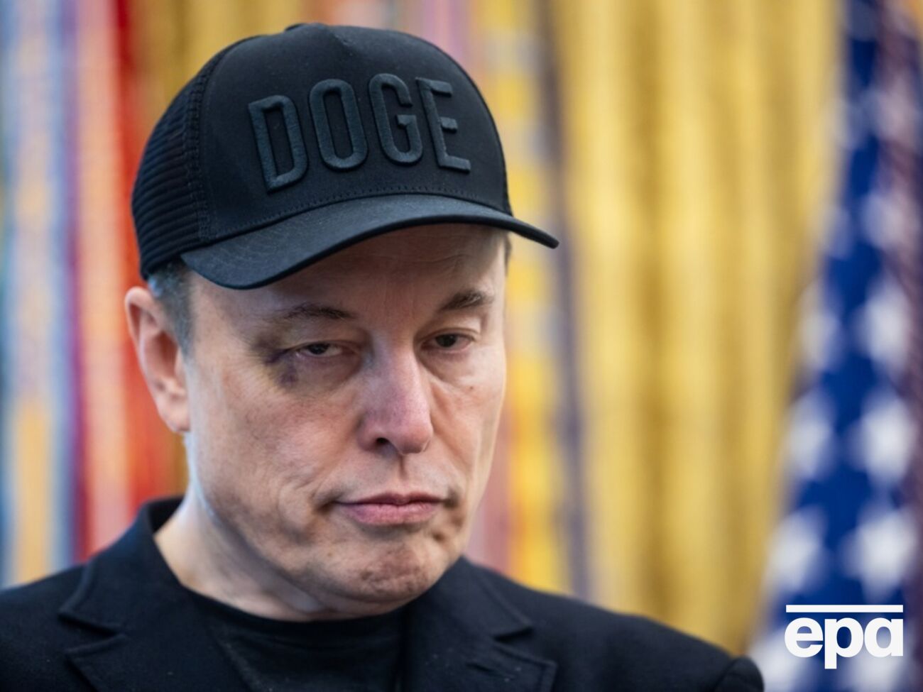 Маск свідомо надав Grok менше мовних обмежень, ніж конкурентам, підкреслює Financial Times