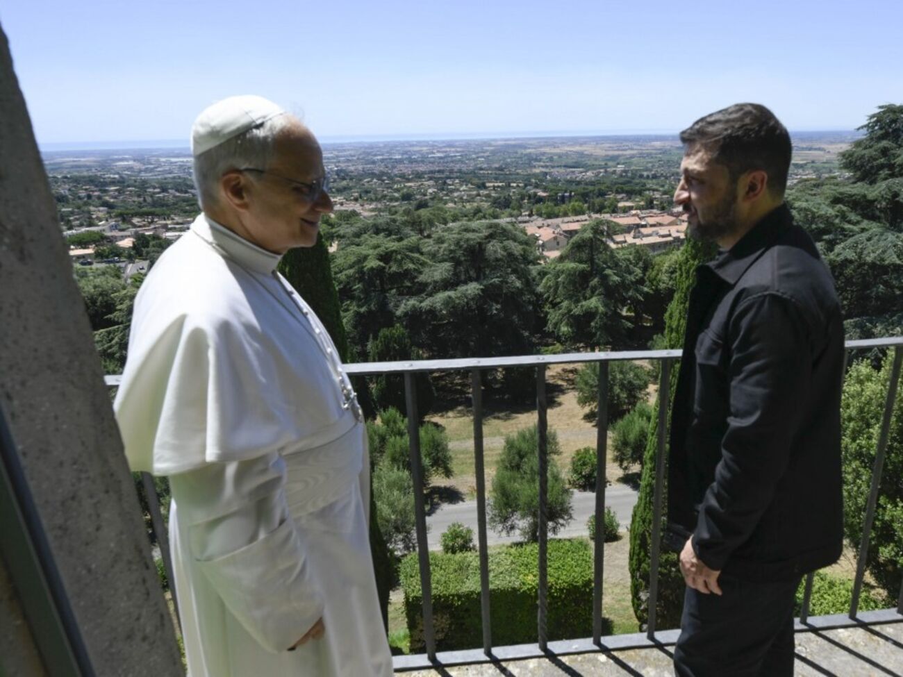 Зеленський зустрівся з папою римським у столиці Італії