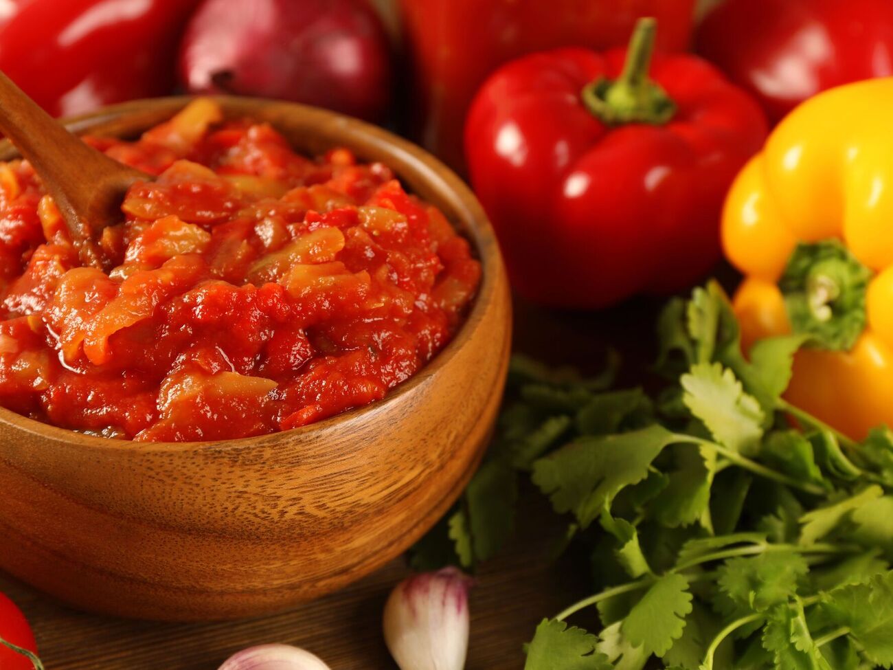 Вкусная закуска на всю зиму готовится всего полтора часа