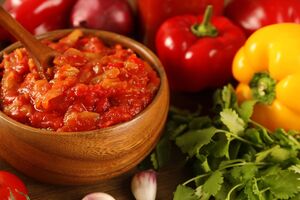 Вкусная закуска на всю зиму готовится всего полтора часа