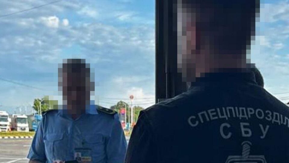 Правоохранители задержали чиновников в Киеве, Одессе, Волынской и Черновицкой областях