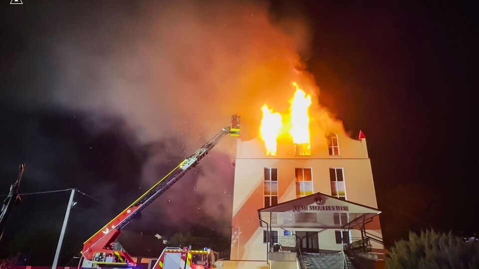 Пожар распространился на площади 250 м²