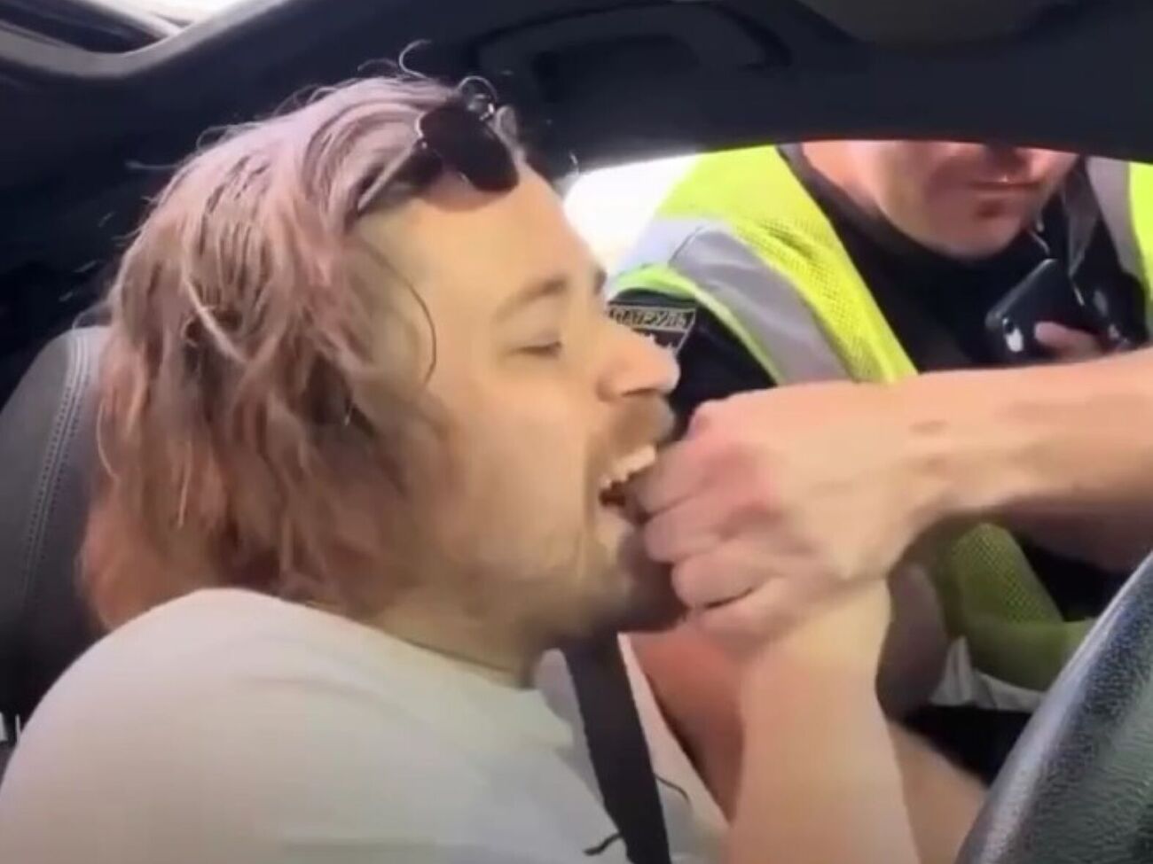 На мужчину составили административные материалы и доставили в Дарницкий районный ТЦК