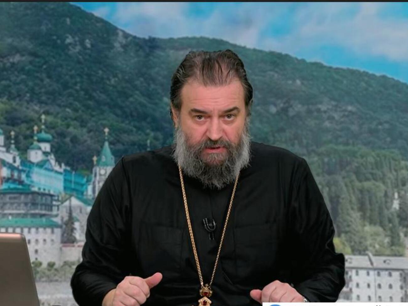 Ткачев высказался против выражения "шапками закидаем"