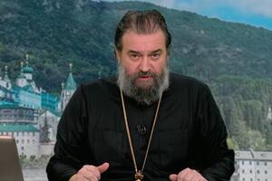 Ткачев высказался против выражения "шапками закидаем"