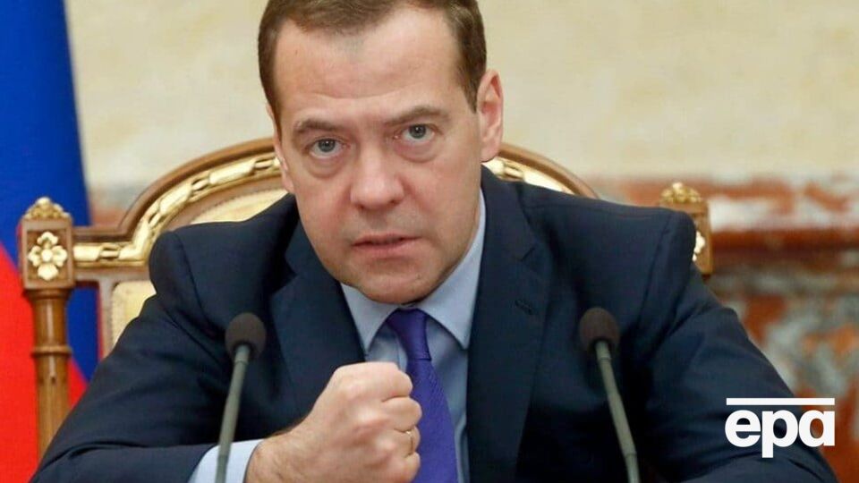 Трамп дважды за лето реагировал на сообщения Медведева в соцсетях