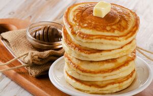 До складу цих оладок не входять ані кефір, ані молоко