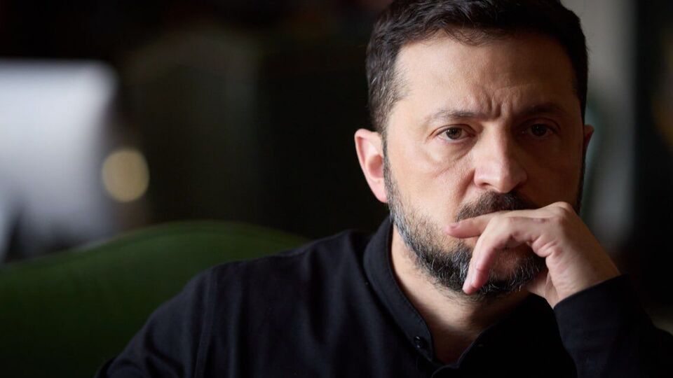 Зеленский считает, что убедить РФ прекратить войну способны санкции, но не только против нее самой