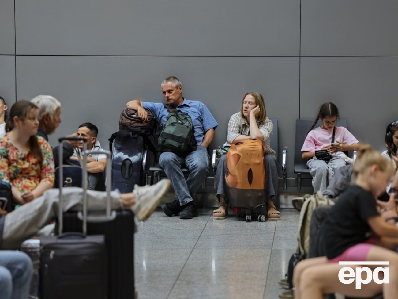 Пасажири годинами не можуть вилетіти