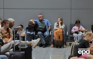 Пасажири годинами не можуть вилетіти