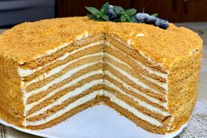 Випікайте коржі на деку протягом кількох хвилин за температури +180 °C