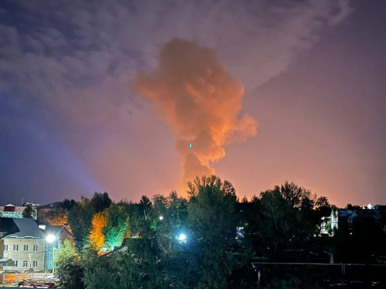 Дроны атаковали Саратовский НПЗ 10 августа, там возник пожар