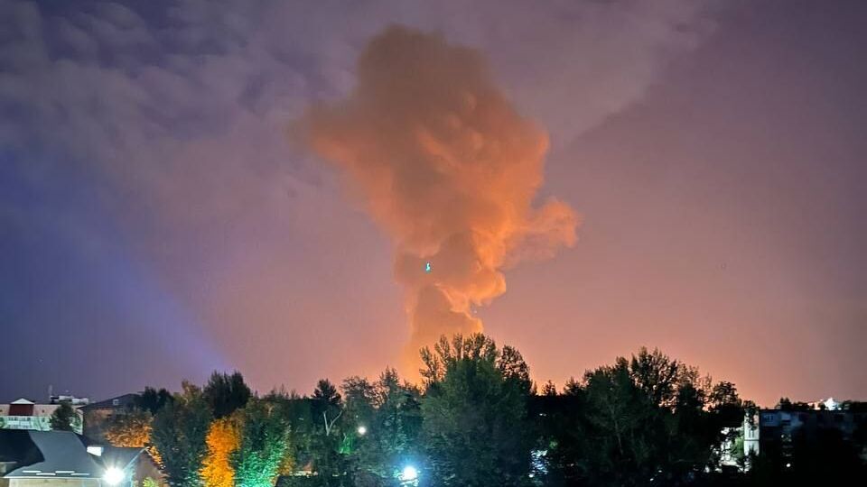 Дроны атаковали Саратовский НПЗ 10 августа, там возник пожар