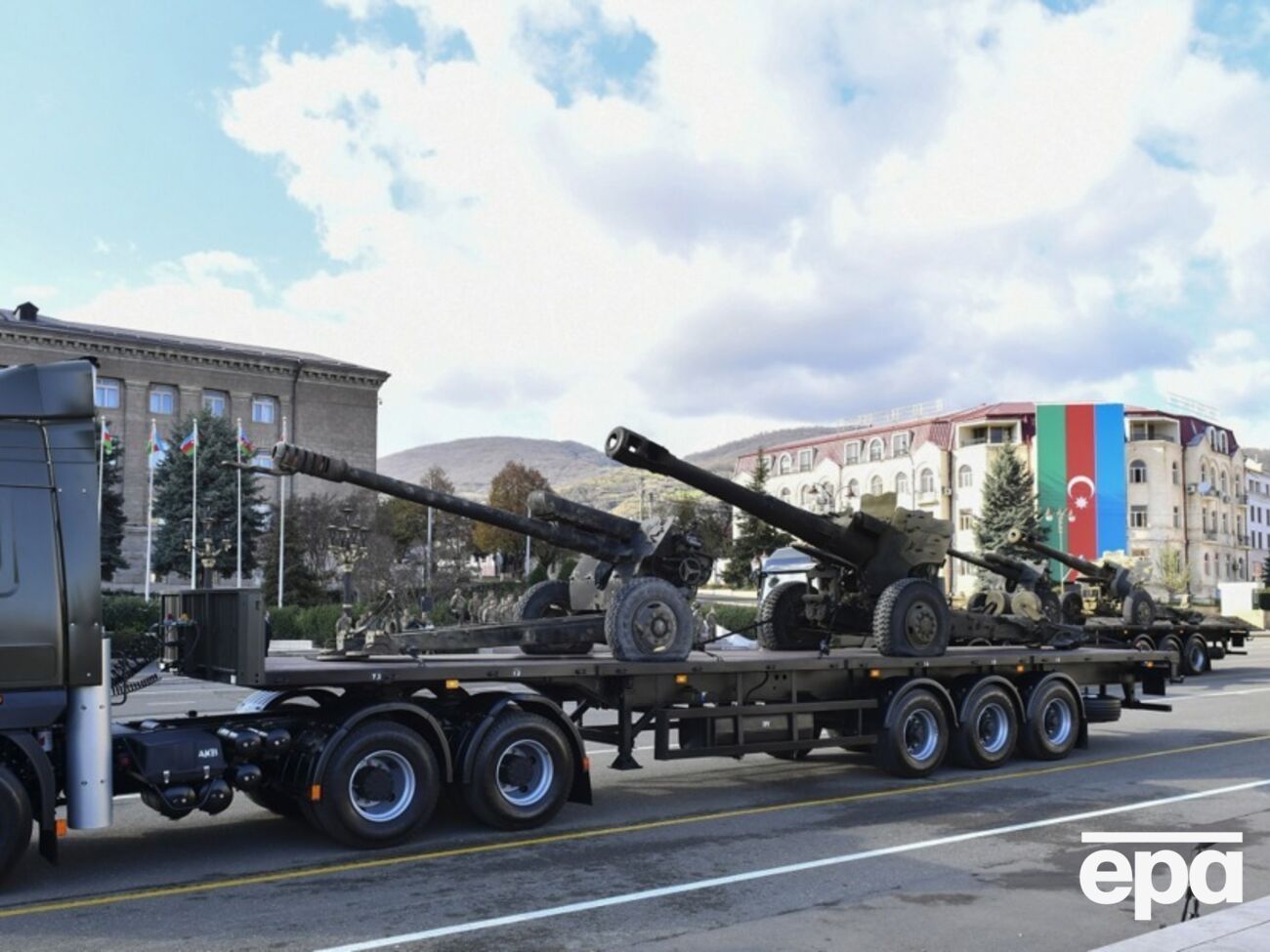 Ситуация "вынуждает" Баку предпринимать ответные меры, пишет медиа