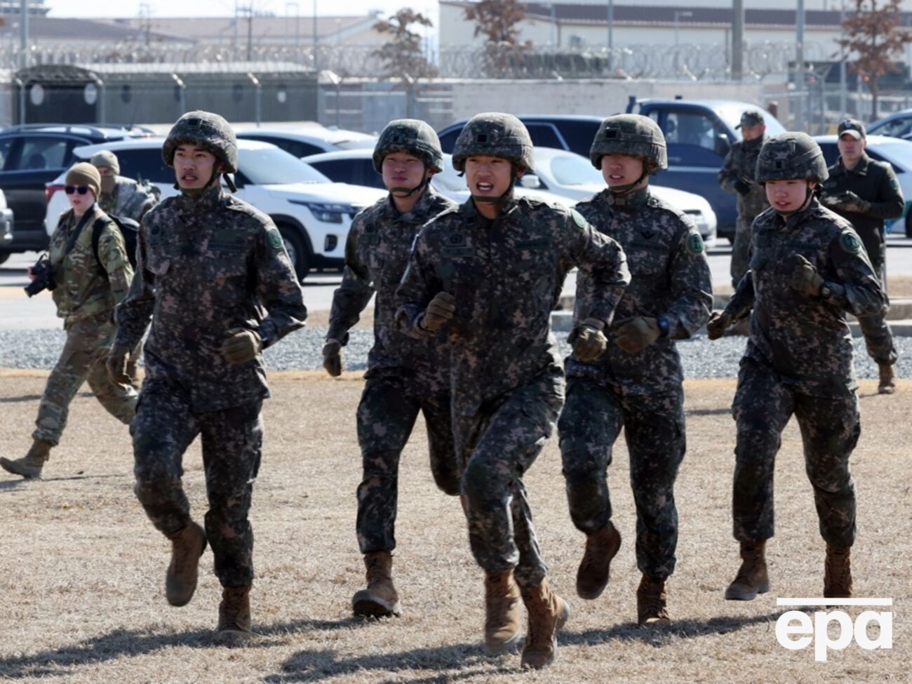 В Южной Корее служат в армии по 18 месяцев