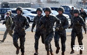 В Южной Корее служат в армии по 18 месяцев