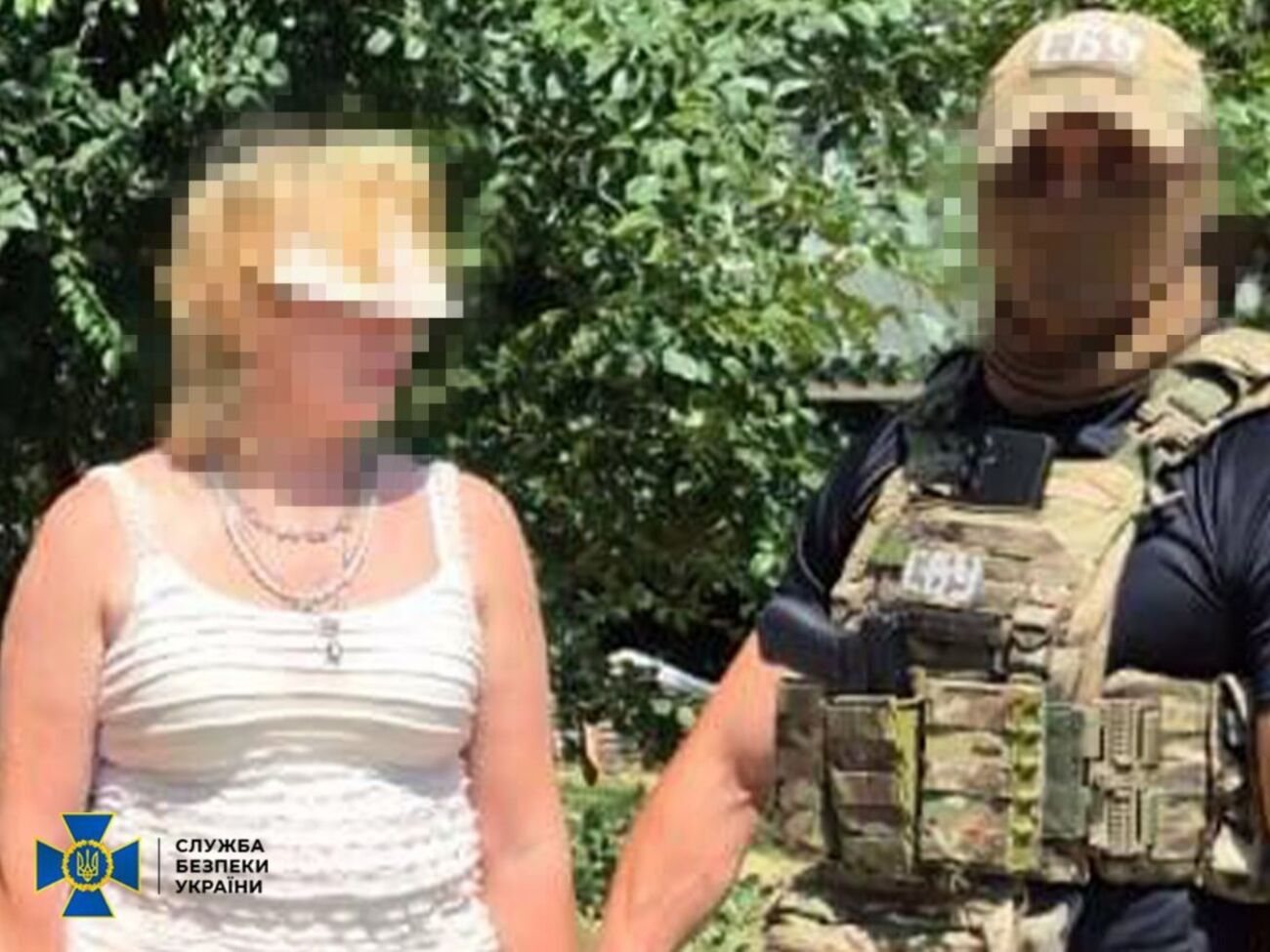 У фигурантки изъяли смартфон с Google-картами, на которых она обозначала потенциальные "цели" для оккупантов, добавляет СБУ