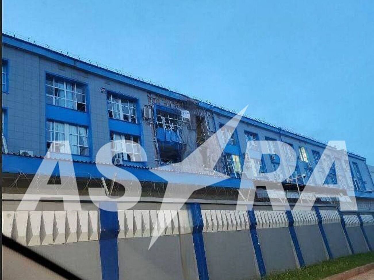 За попередніми даними, по заводу влучило щонайменше чотири безпілотники ЦСО "А" СБУ