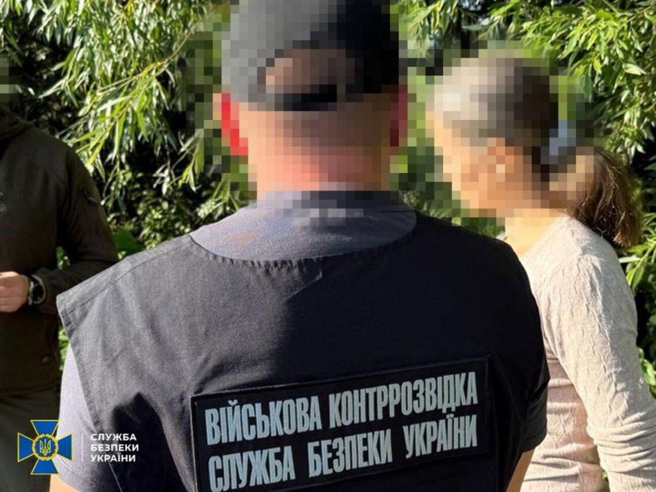 38-летняя местная безработная должна была передать оккупантам координаты оперативных аэродромов с боевыми вертолетами ВСУ, сообщила СБУ