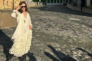 В 2021 году Зеленский вручил Ротару знак отличия "Национальная легенда Украины"