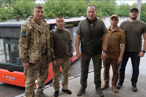 Этот автобус повысит мобильность и оперативность военных подразделений, сказал Палатный