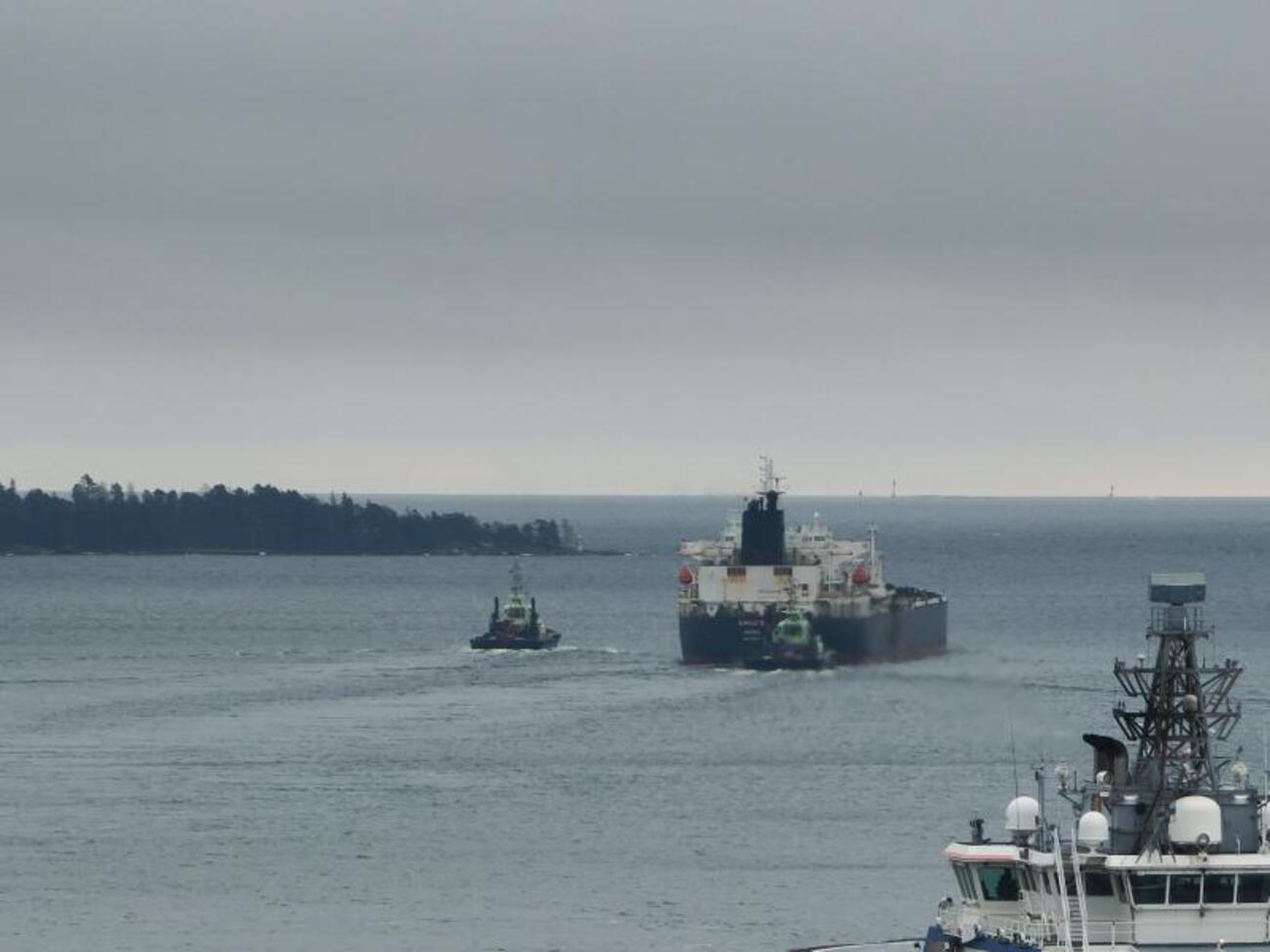 Танкер був під арештом, але його відпустили