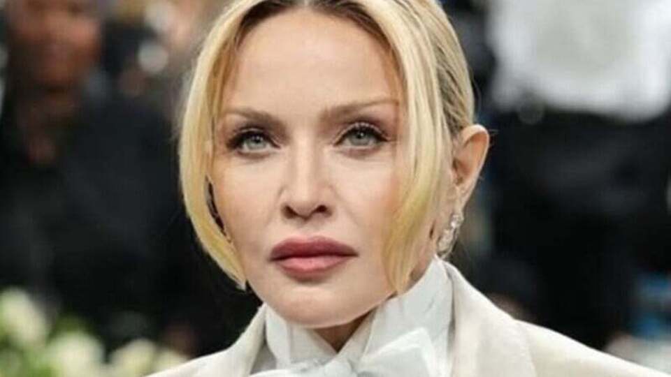 Мадонна призвала папу римского поехать в сектор Газа