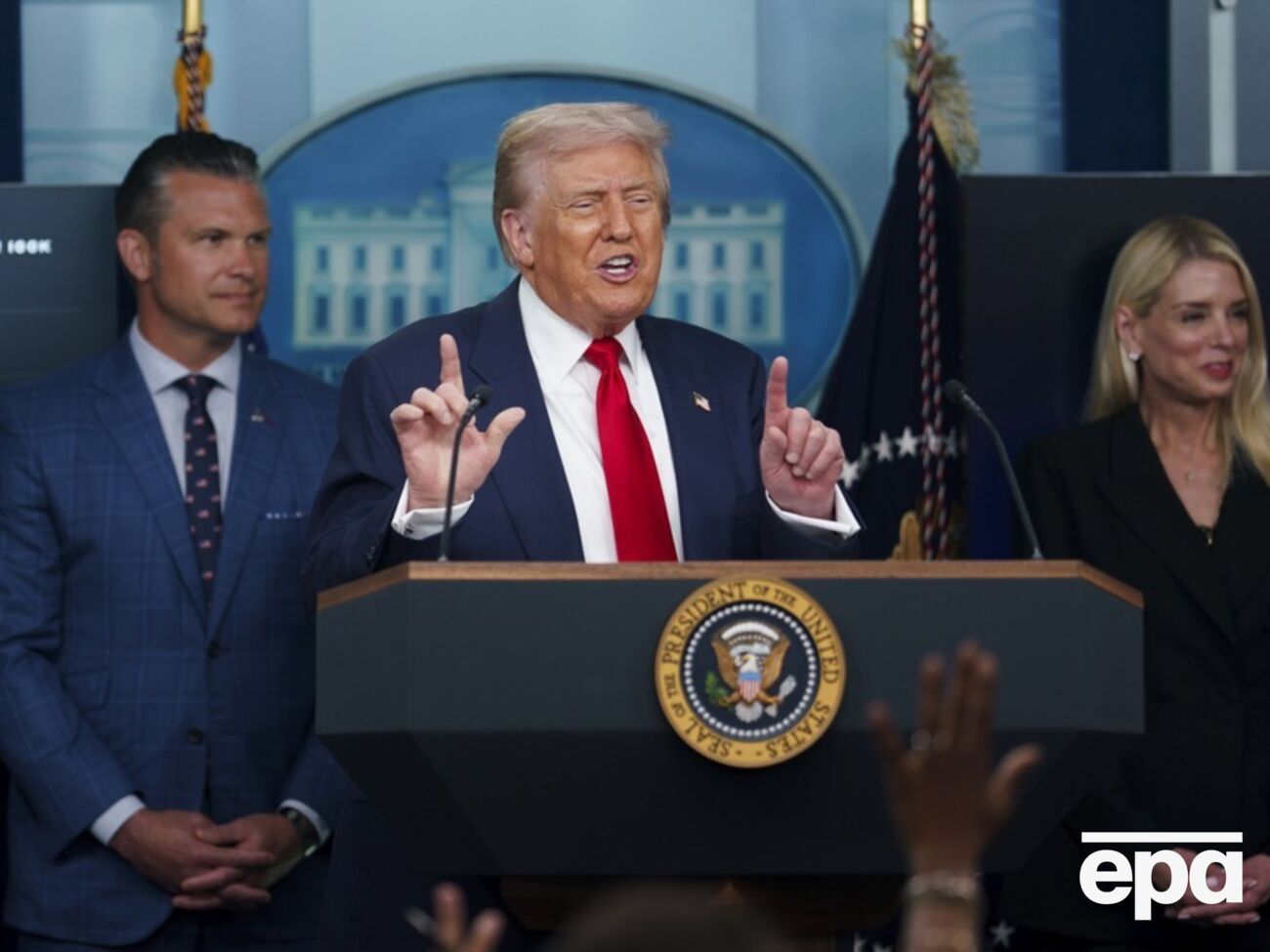 Продление срока действия тарифов является последним примером того, как пошлины Трампа меняли почти без предварительного уведомления