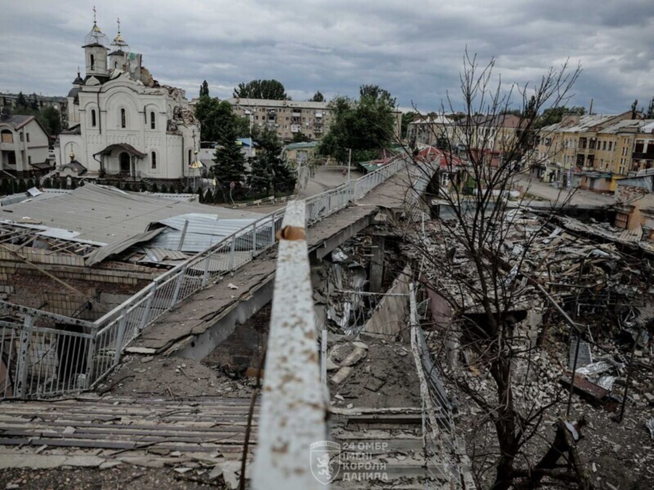 Люди получили ранения, несовместимые с жизнью, находясь в собственных домах, говорится в сообщении