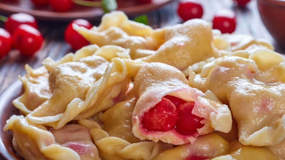 Вареники мають соковиту ягідну начинку