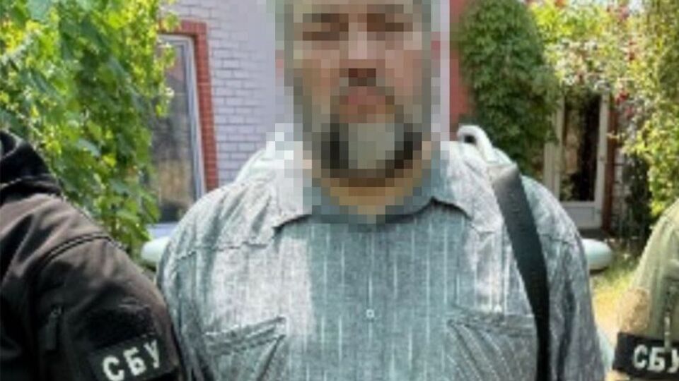 Серед затриманих – 58-річний священник храму Одеської єпархії, який підтримував зв'язки з екснардепом від Партії регіонів Ігорем Марковим, інформує СБУ