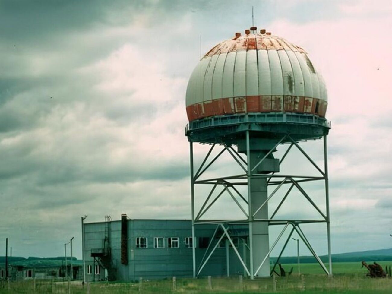 Радар призначено для контролю повітряного руху в небі