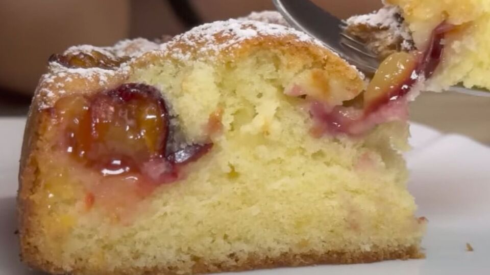 Выпекайте пирог при 180 °C 40 минут