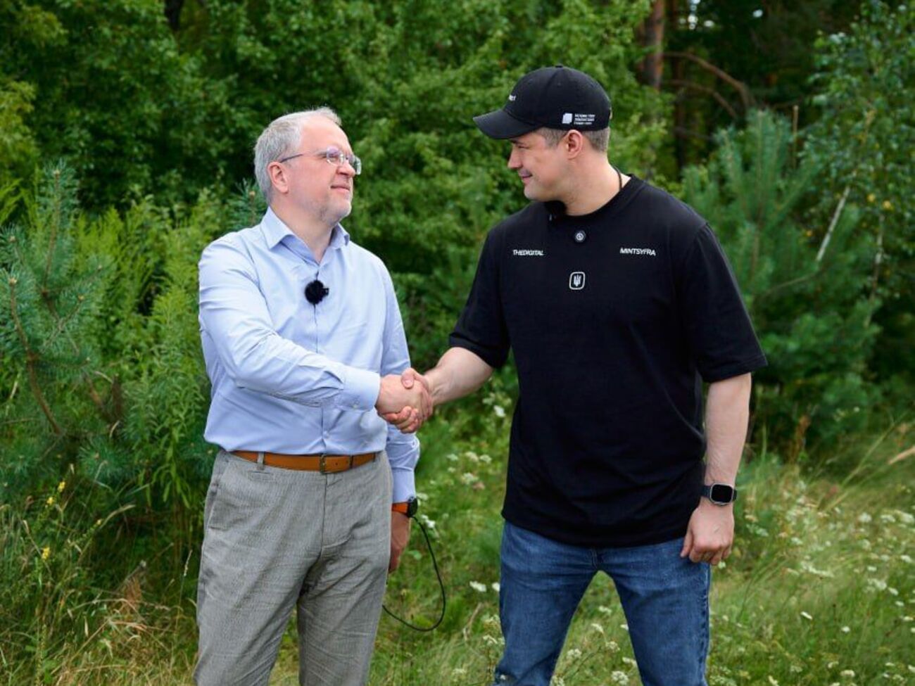 Федоров и Комаров провели успешное тестирование технологии Starlink Direct to Cell и обменялись сообщениями